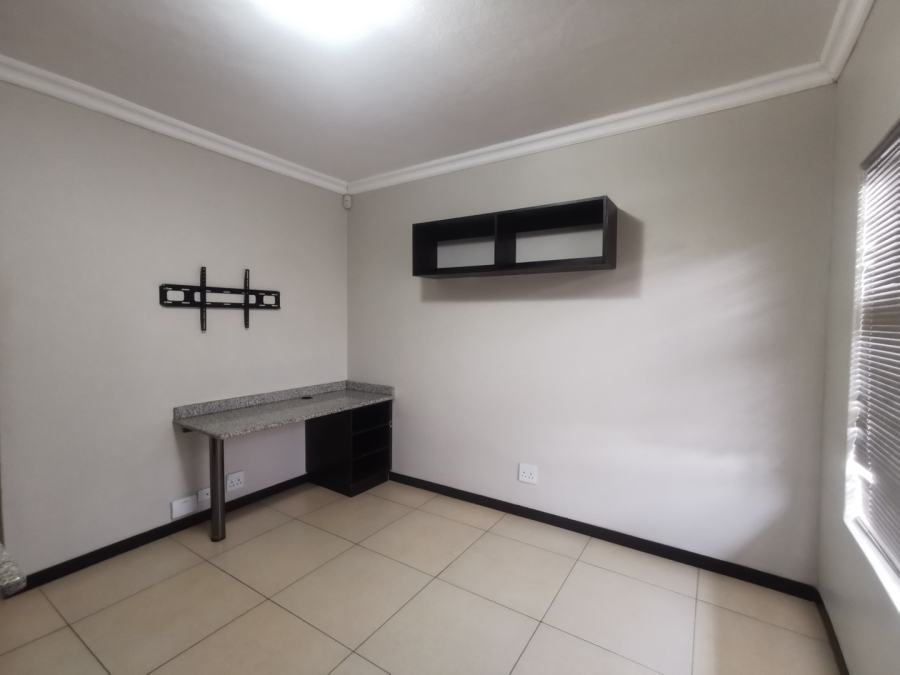 To Let 2 Bedroom Property for Rent in Bult South North West